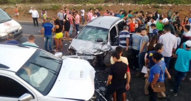 Jovem morre e quatro ficam feridos em acidente ao voltar de festa em Campo Grande do Piauí