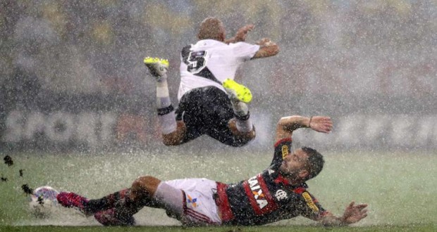 Carioca: Flamengo bate Vasco em jogo com dilúvio e 4 expulsões