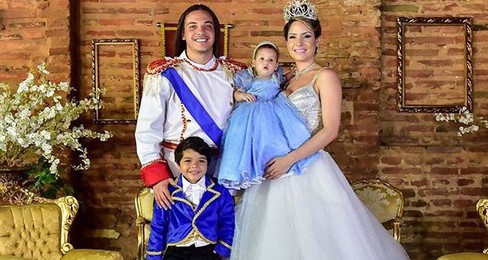 Wesley Safadão vira príncipe para celebrar 1 ano da filha