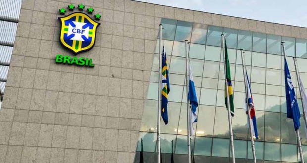 Sede da CBF, na Barra da Tijuca, sem o nome do ex-presidente José Maria Marin, preso em investigação internacional que apura casos de corrupção e fraudes na Fifa (Fernando Frazão/Agência Brasil)