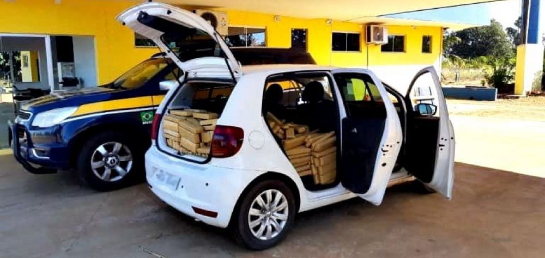 Veículo com placa falsa de Teresina é apreendido com mais de 600 Kg de maconha