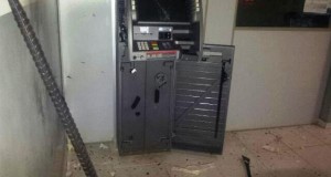 Homens explodem caixa eletrônico do Bradesco em Geminiano; veja fotos