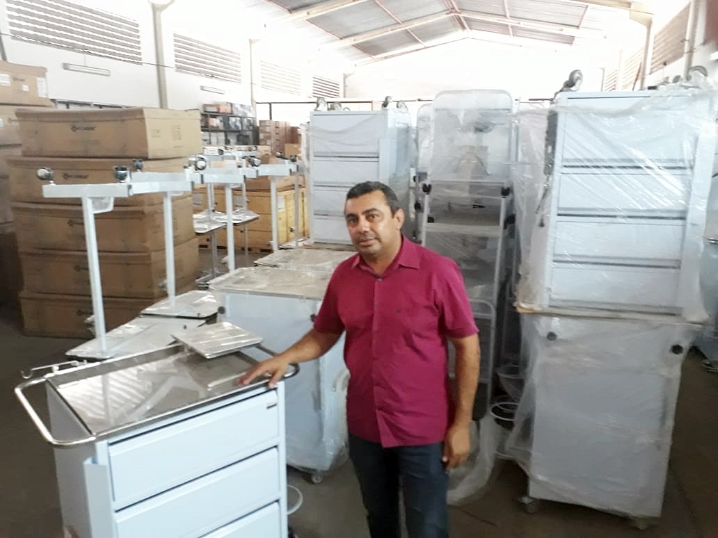Prefeito de Jaicós recebe equipamentos para unidades de saúde do município