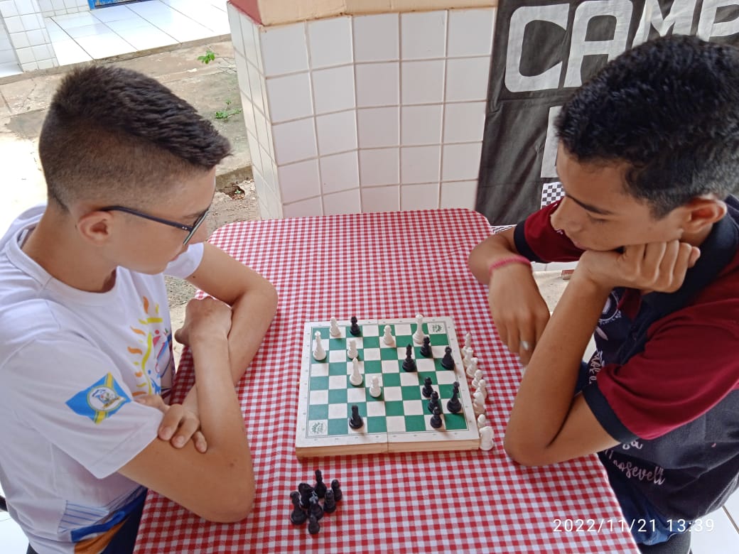 Aluno do ensino fundamental II é campeão de xadrez da Escola Nazaré Campo  Grande