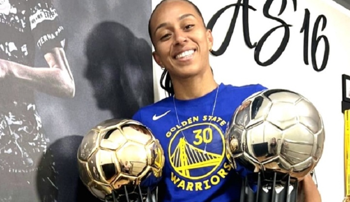 Atleta piauiense conquista Bola de Ouro do Brasileirão Feminino