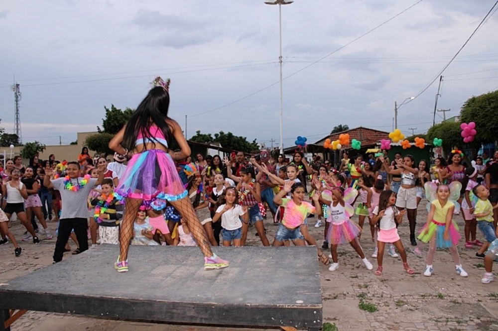 Filha de ministro e atriz global disputam empresário do Carnaval do RJ