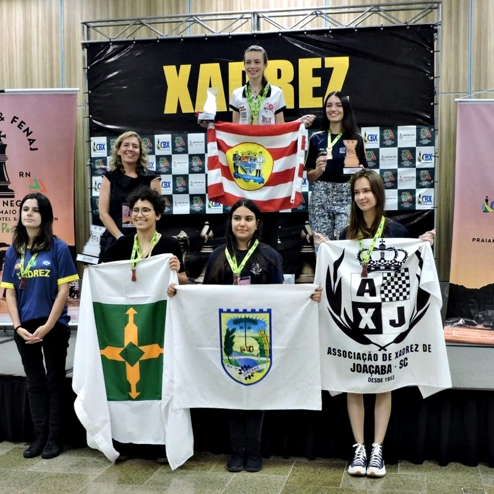 Natália e Heloíse Biazon conquistam medalhas no Campeonato Brasileiro de  Xadrez Escolar –